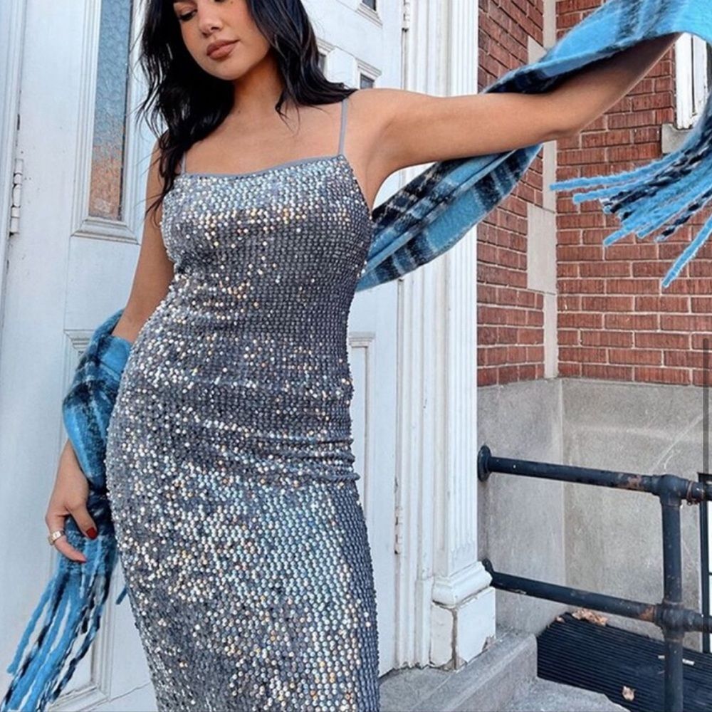 Forever 21- NWT Silver Sequined Bodycon Y2K Mini Dress- Sz. 1X